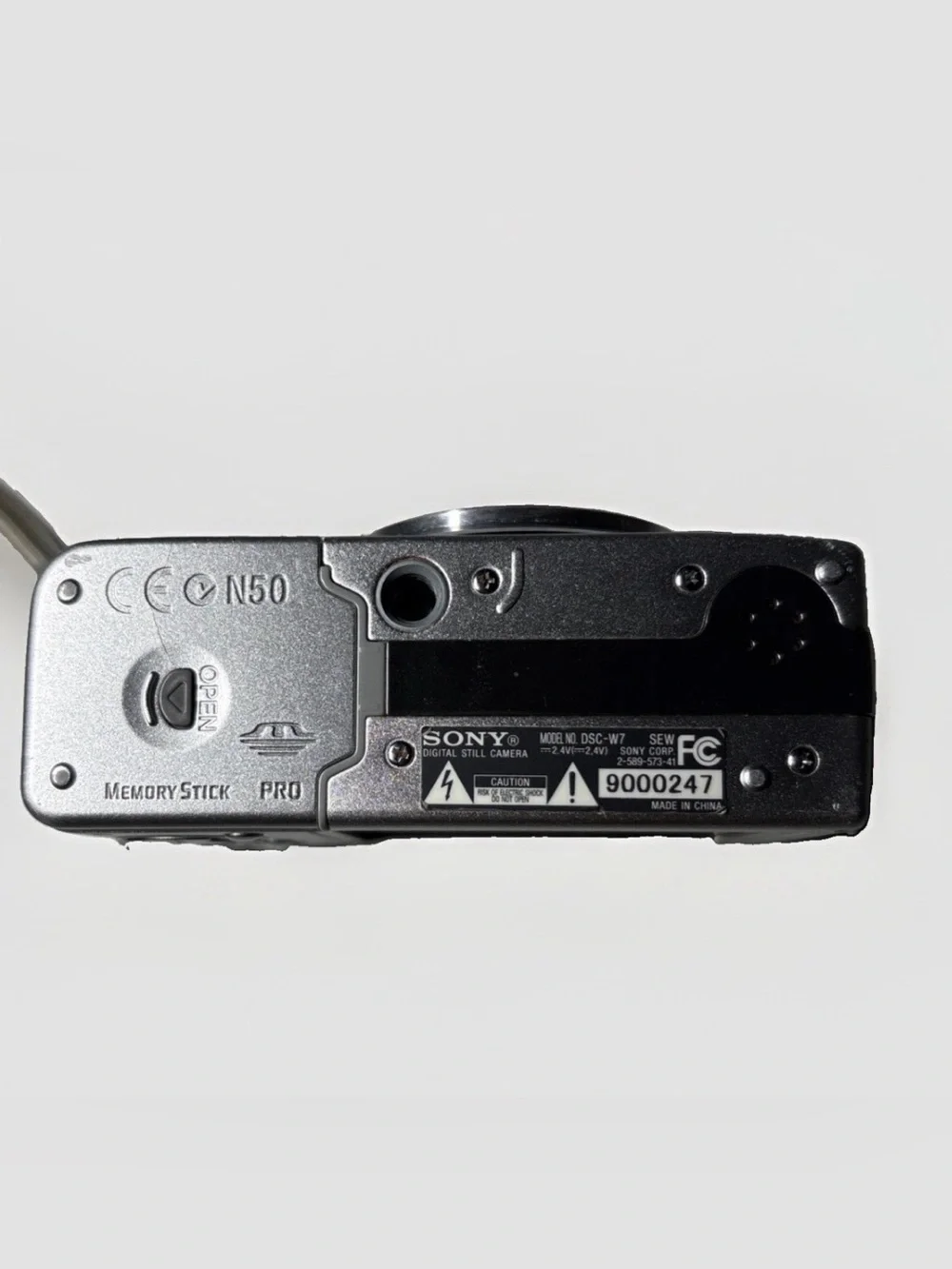 Sony Cyber-shot DSC-W7 7.2MP Silver Compact 3x Zoom MPEG Movie Incl mem card